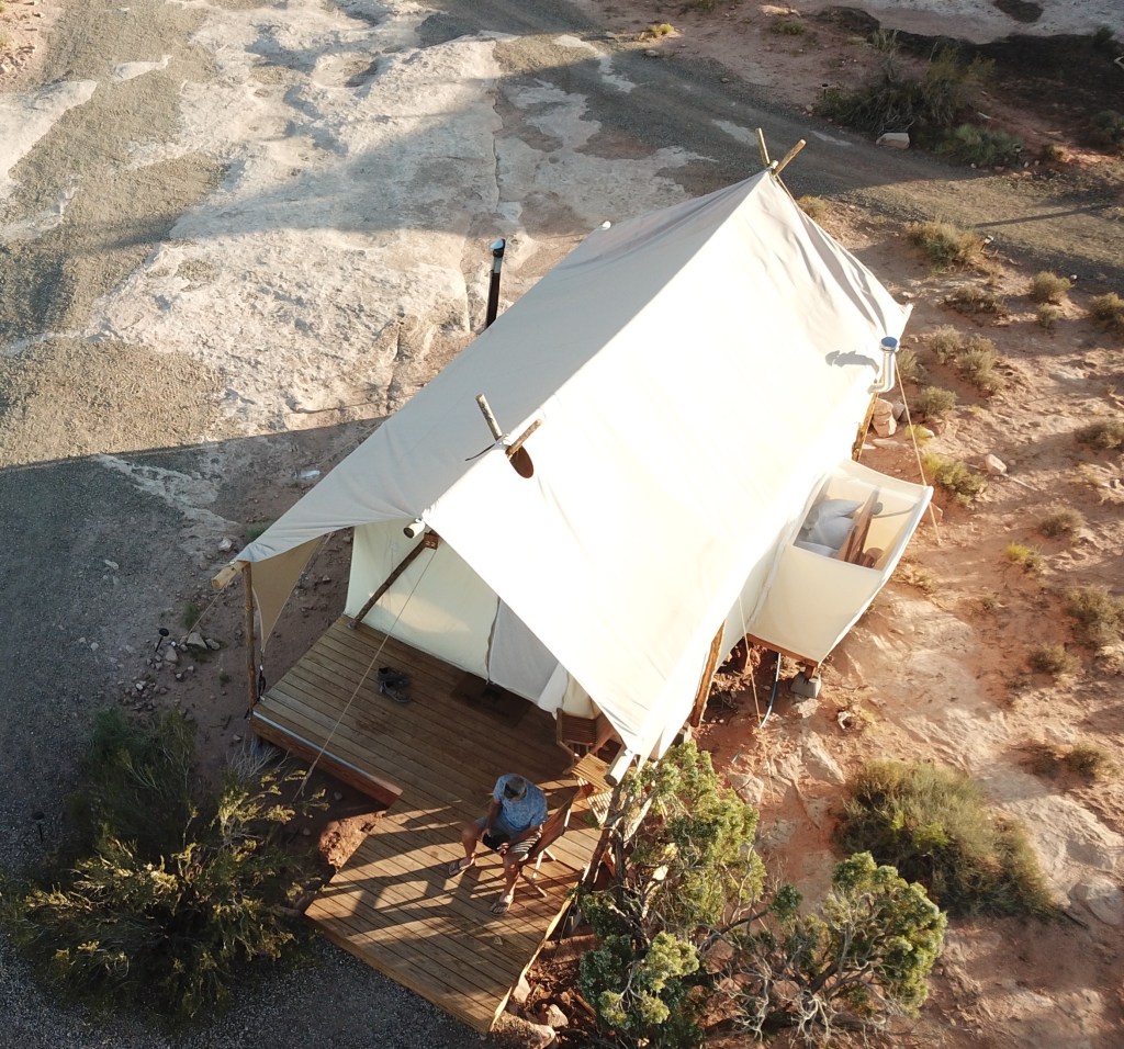 Star gazer tent with gazing panel on right side